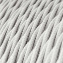 Câble décoratif en textile tressé, fini de couleur blanche.