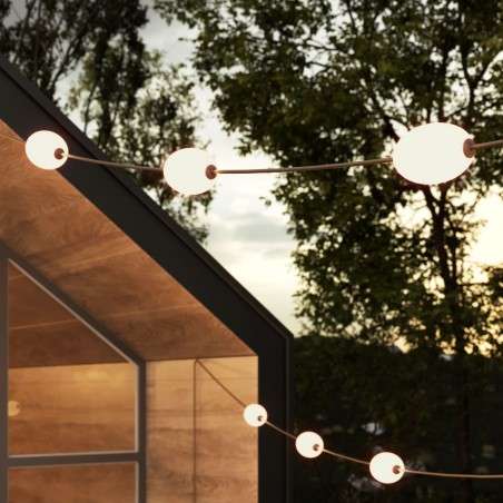 Guirlande d'extérieur avec douze lumières longueur totale 14 mètres