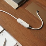 Régulateur tactile universel pour lampes de table LED et incandescentes