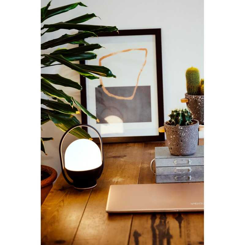 Lampe de table en plastique LED intégrée noir mat CLAMECY