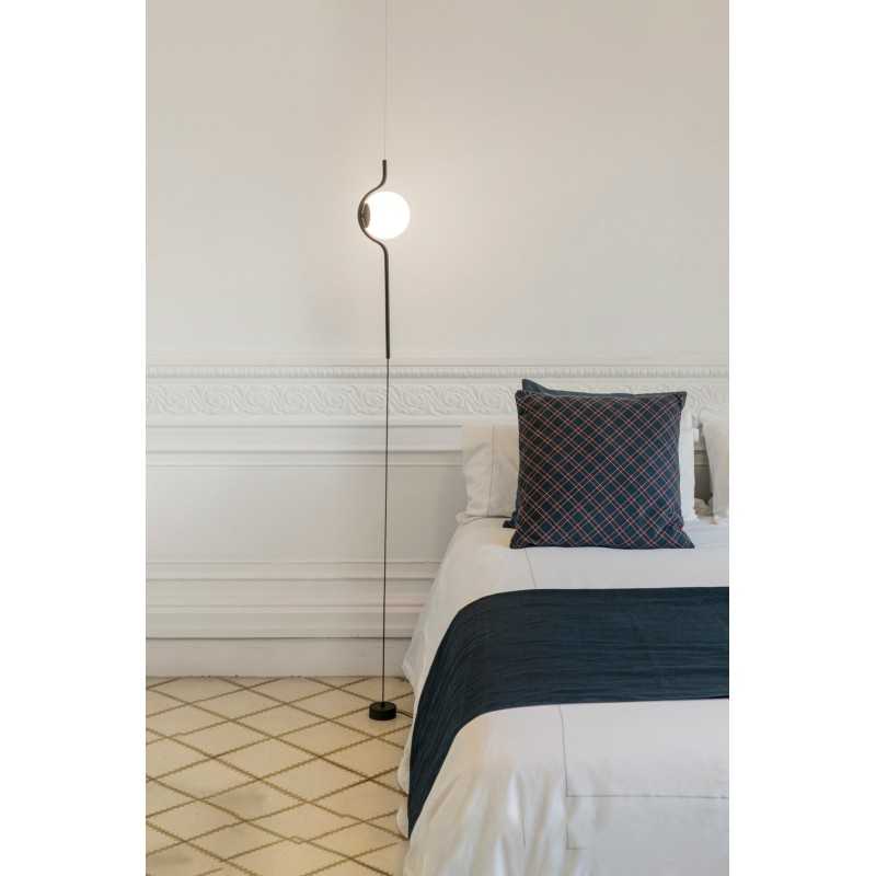 Lampe de sol en acier LED intégré noir mat LHOMOND
